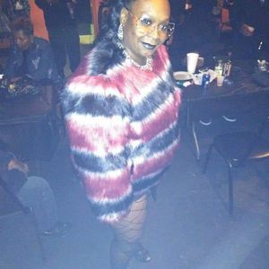 Meet your Posher, Alma